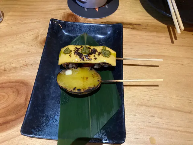 芝士蕃茄雞肉(上) 薯仔(下)