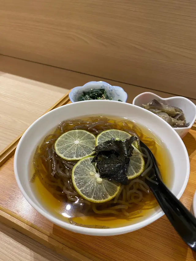 青檸熱湯蒟蒻麵