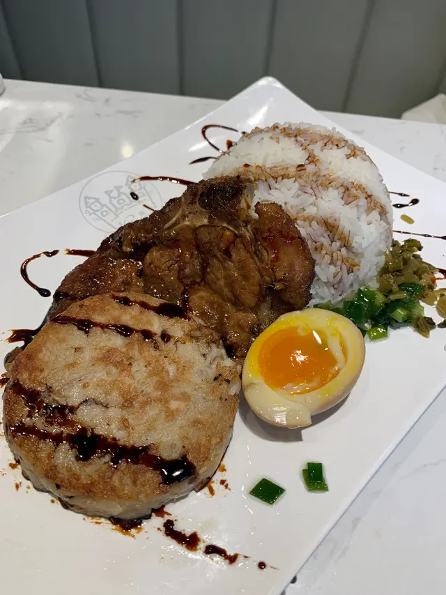香煎蓮藕餅豬扒飯