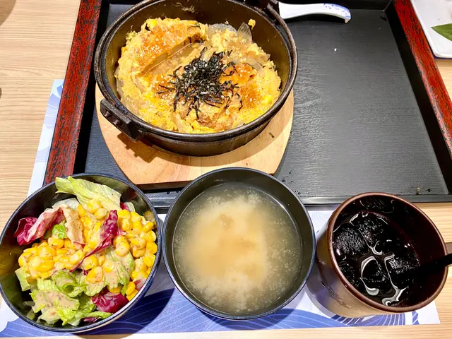  免費放題沙律、麵豉湯、飲品