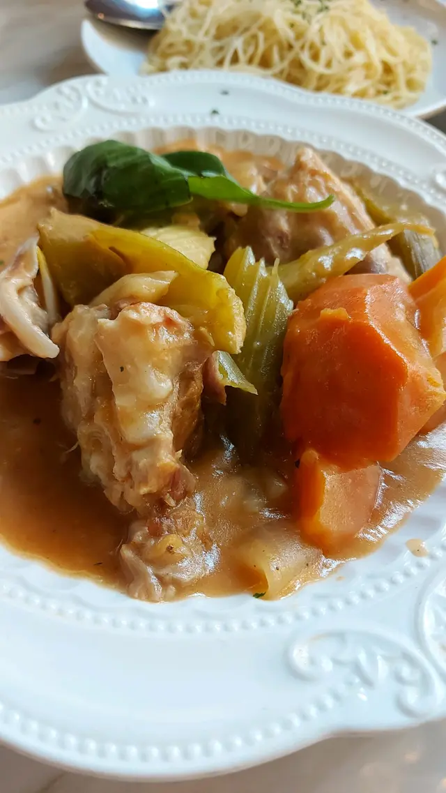 慢煮豬軟骨天使麵