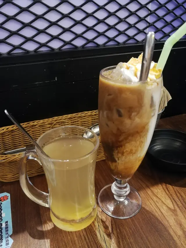 熱蜂蜜生薑茶(跟餐) & 凍岩鹽焦糖咖啡