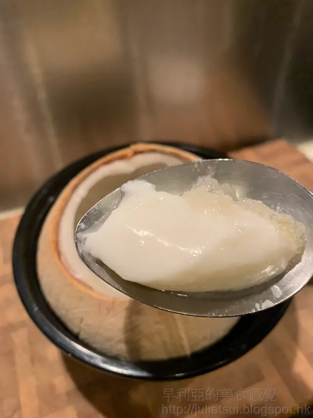 燕窩椰皇鮮奶燉蛋白