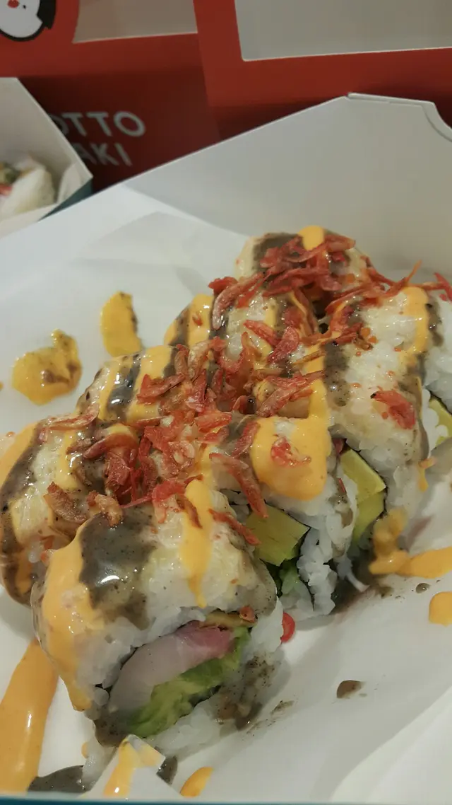 主打油甘魚，帶子，辣蛋黃醬好惹味