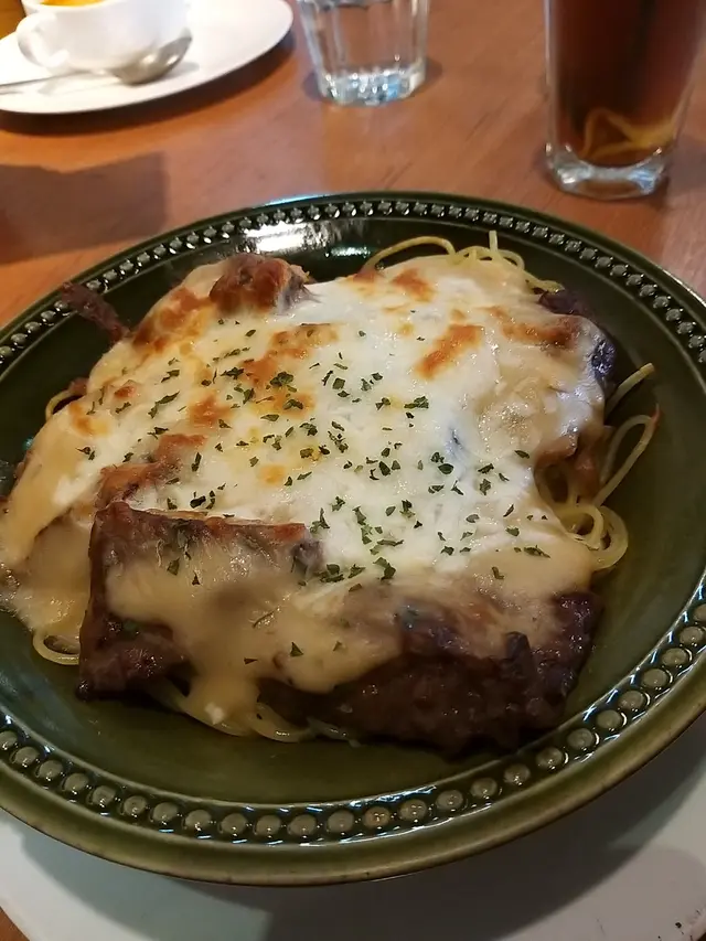 牛肝菌汁牛柳粒焗意粉