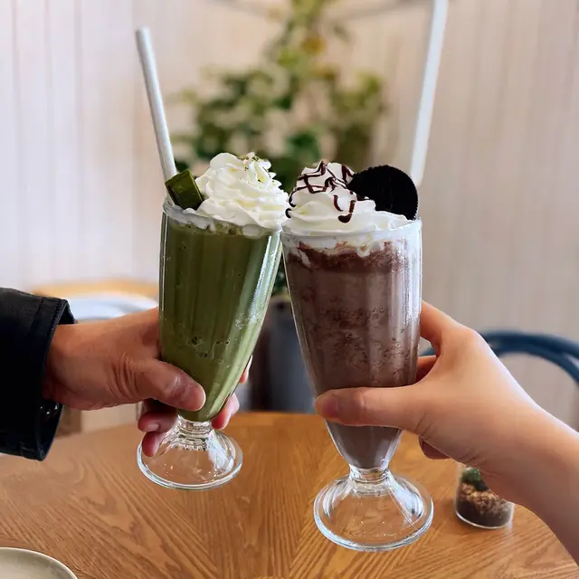 Oreo Madness & Kitkat Mocha