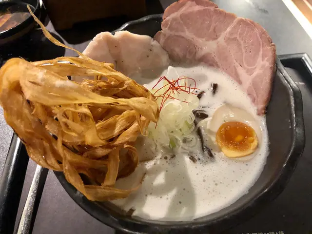金鶴雞白湯拉麵