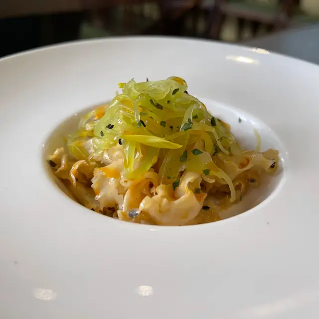 麻辣繡球菌萵筍絲