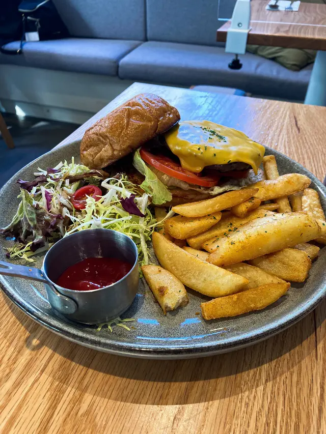 安格斯牛肉芝士漢堡