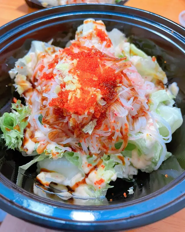 有大量嘅蟹柳同埋海草😍😍