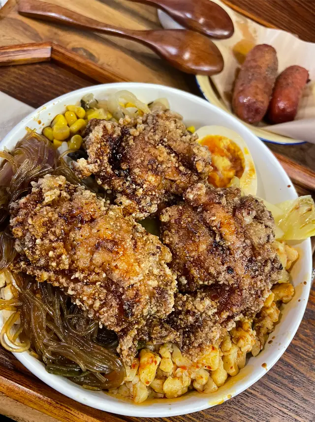 後排:台灣腸、台灣黑椒腸