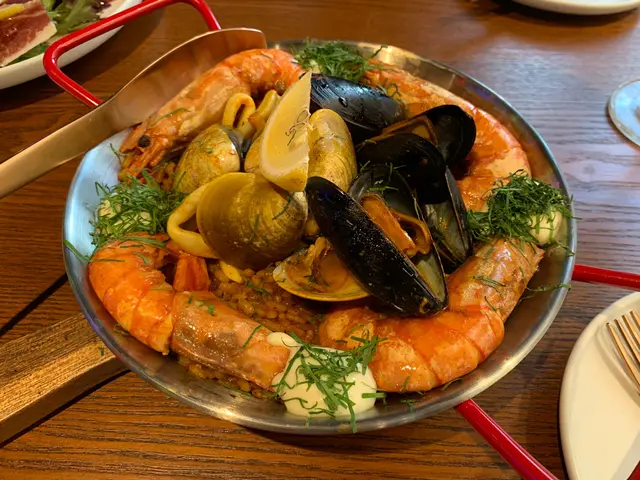 Seafood paella 