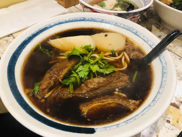 藥膳古早牛肉湯米線