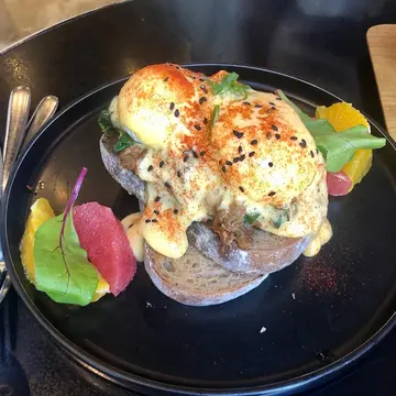 Egg Benedict with Pulled Pork