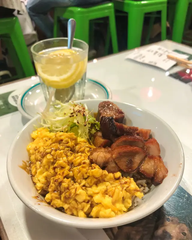 叉燒滑蛋飯