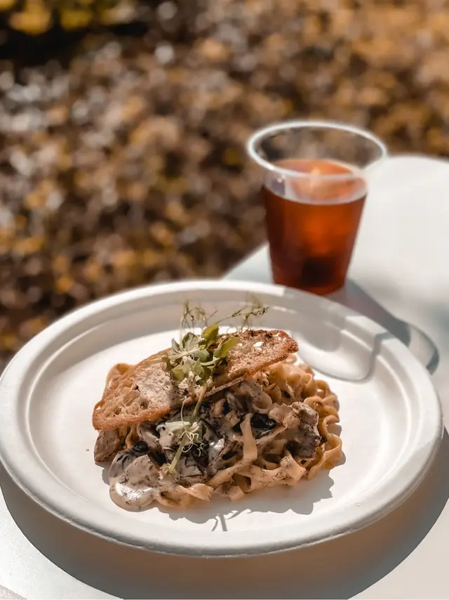 手打意粉配黑松露忌廉醬