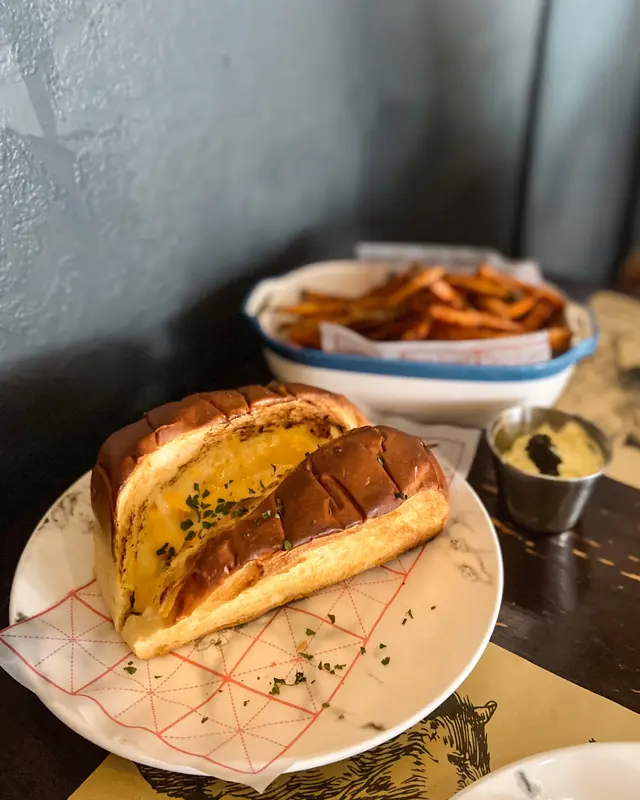 蒜香芝士排包 (半份)