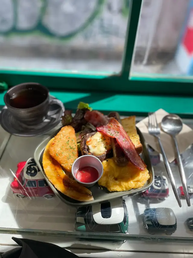 冚捧冷全日早餐