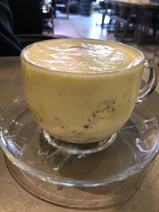 牛油果桃膠鮮奶