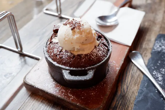 招牌香濃朱古力蛋糕