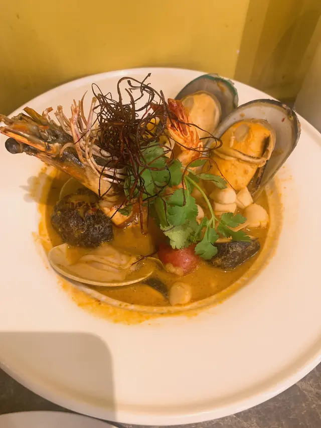 冬蔭龍蝦汁燴海鮮