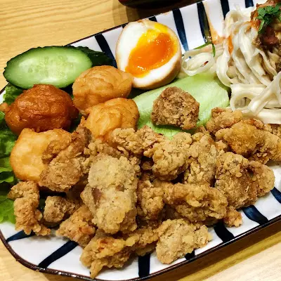 鹽酥雞花枝丸乾拌麵