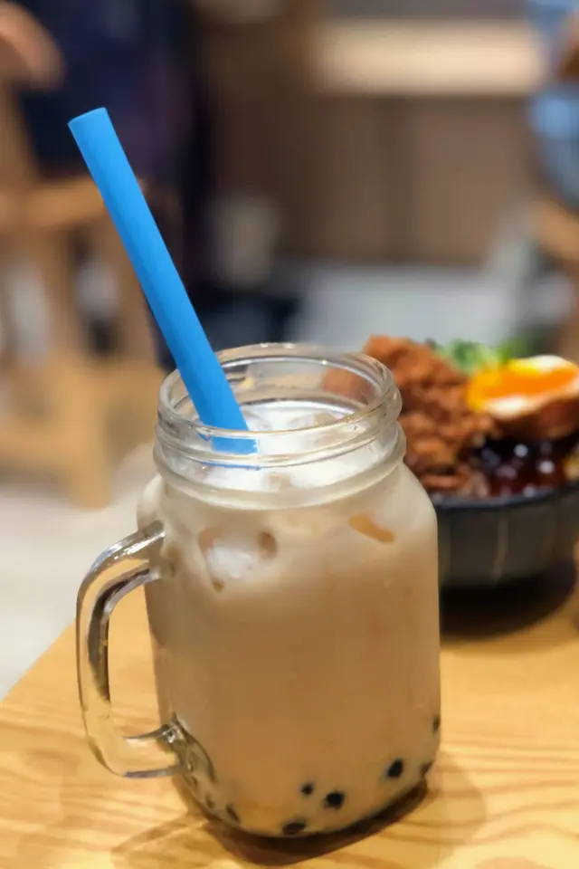 炭焙烏龍珍珠鮮奶茶