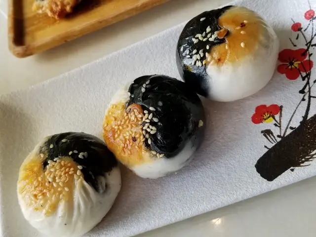 鴛鴦流汁叉燒包