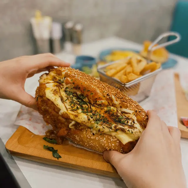 火焰芝士肉醬熱狗套餐