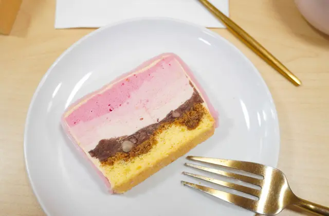 深煎黃豆草莓芝士蛋糕
