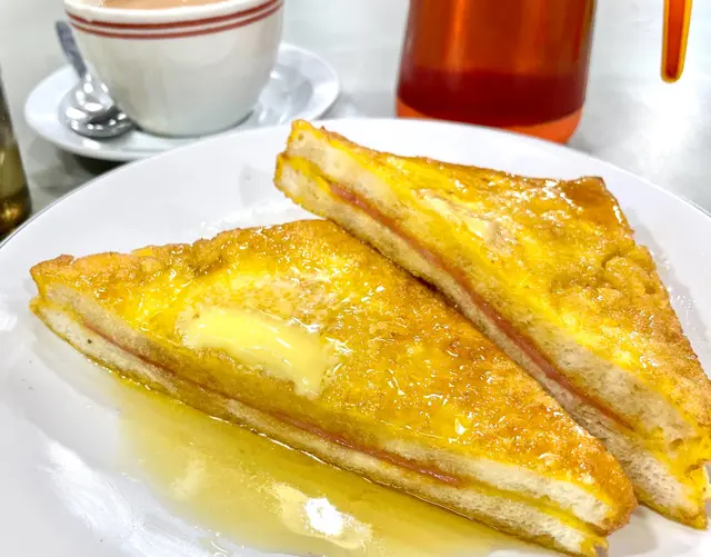 入面塗花生醬夾火腿～係懷舊細個時候的味道喔～