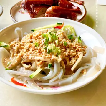 芝麻酱鸡丝粉皮