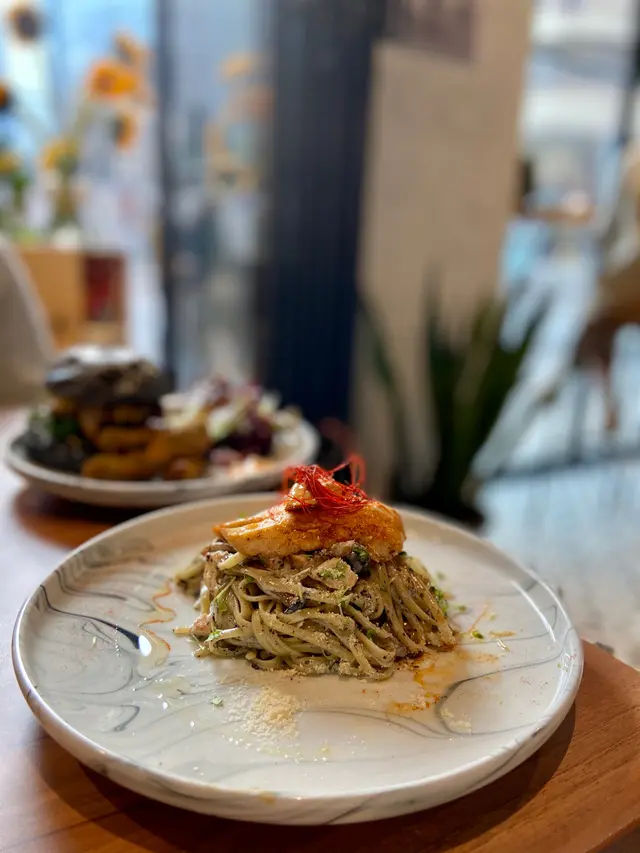 鮮忌廉黑松露烤雞扁意粉