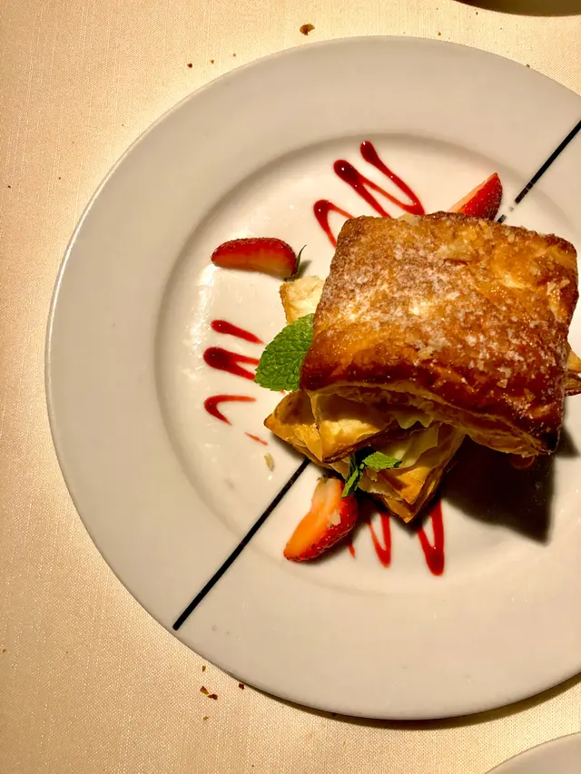 士多啤梨千層酥餅