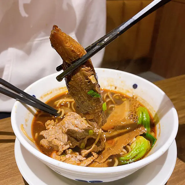 原味牛肉麵 (三寶麵)