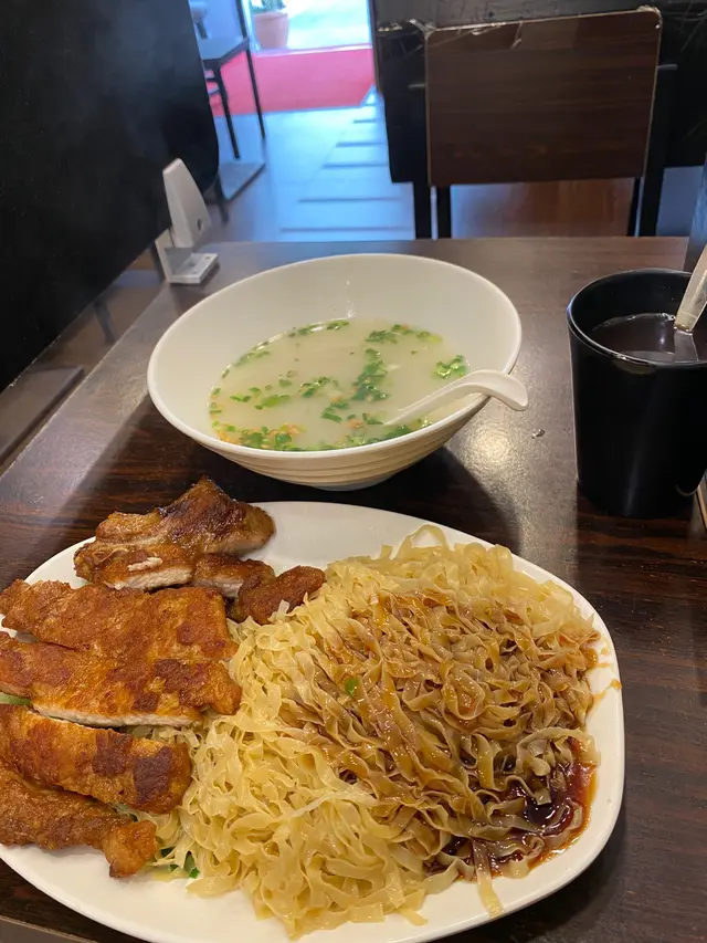 豬扒好油膩，面ok
