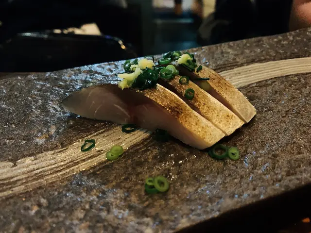 本身我個人就好鍾意醋鯖魚，呢個少左種酸死人既味，多左種鮮甜