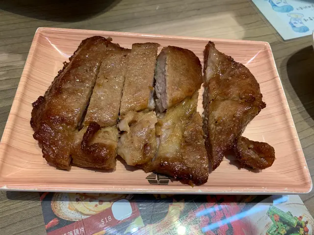 堅信號秘製厚切豬扒