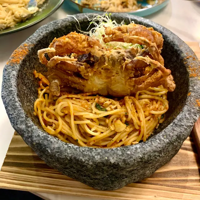 蒜香辣椒蜆肉意大利粉配軟殼蟹