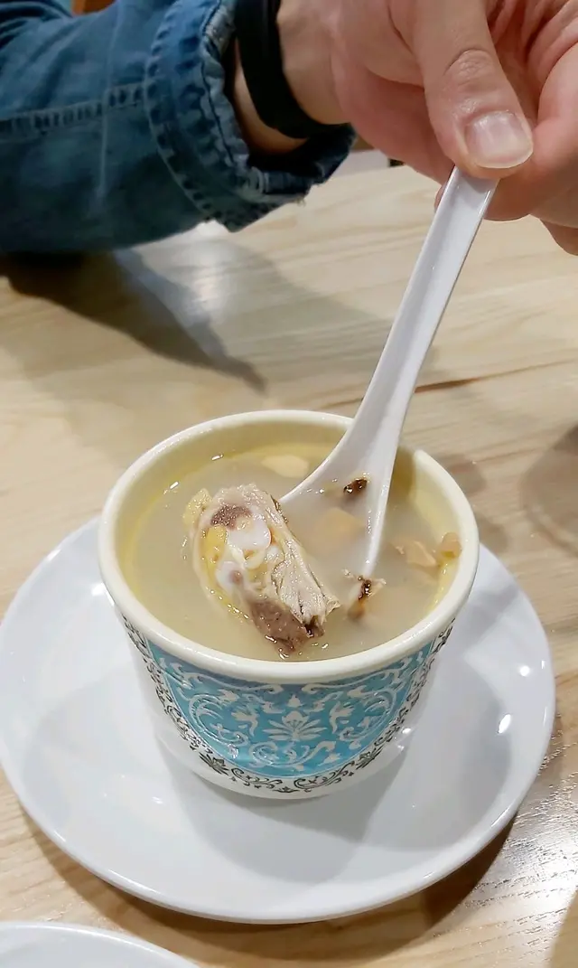 野生松茸鮮雞湯 (原盅)