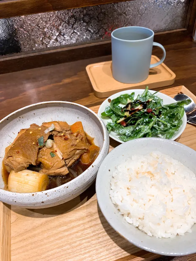 安東燉雞配珍珠米