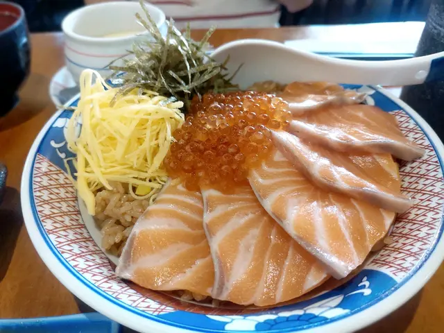 三文魚魚子定食