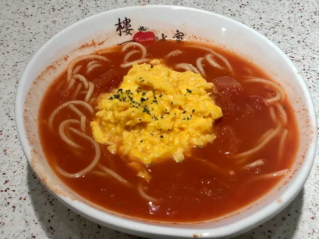 蕃茄濃湯意粉配牛乳炒蛋