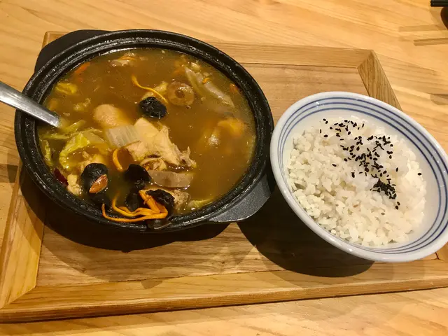 蟲草花杞子豬肚雞湯飯