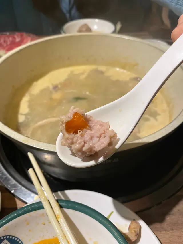 手打流心鹹蛋豬肉丸