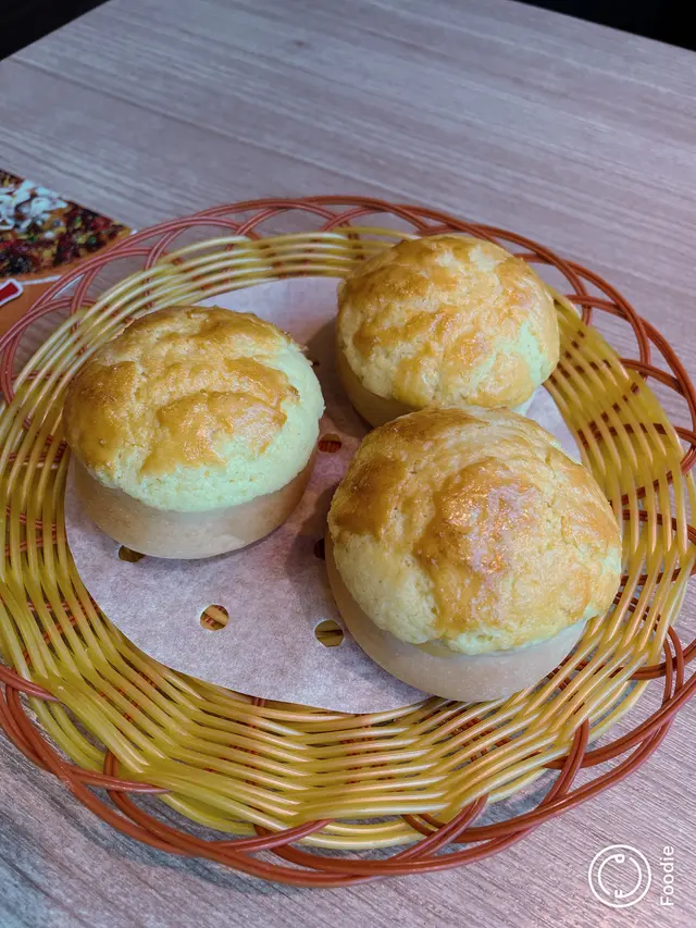 酥皮鳳梨叉燒包