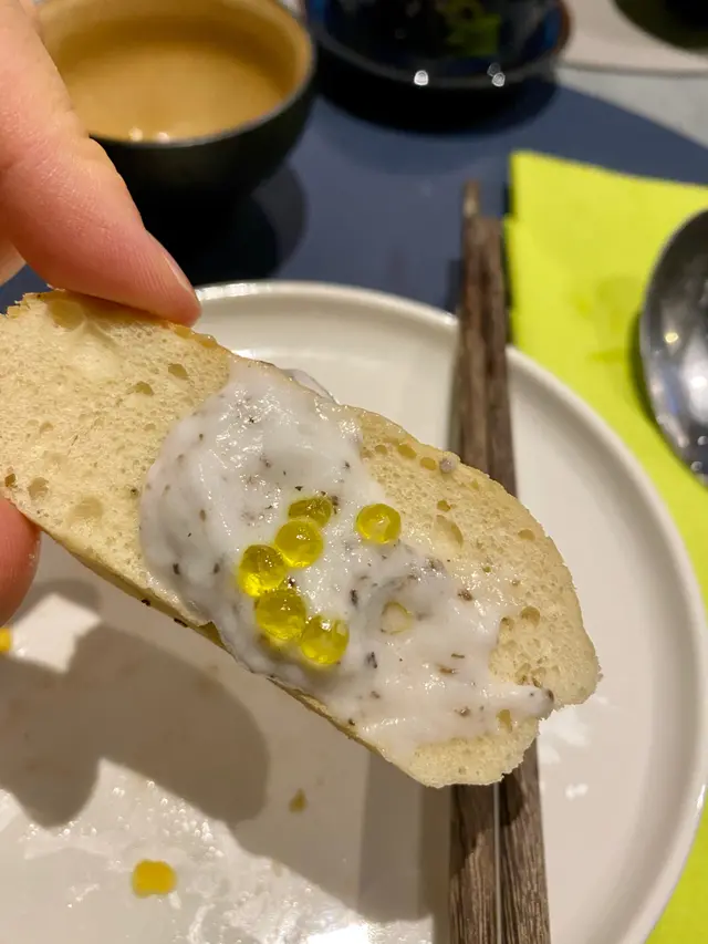 黃金素鵝肝球佐松露白汁