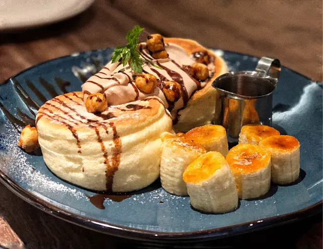 榛子、朱古力、焦糖香蕉梳乎厘班戟