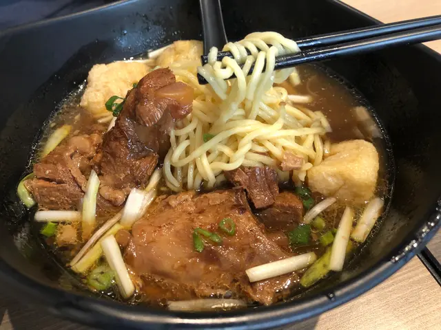 紅燒豬軟骨慶麵