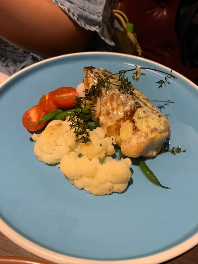 銀鱈魚拼蒜蓉牛油